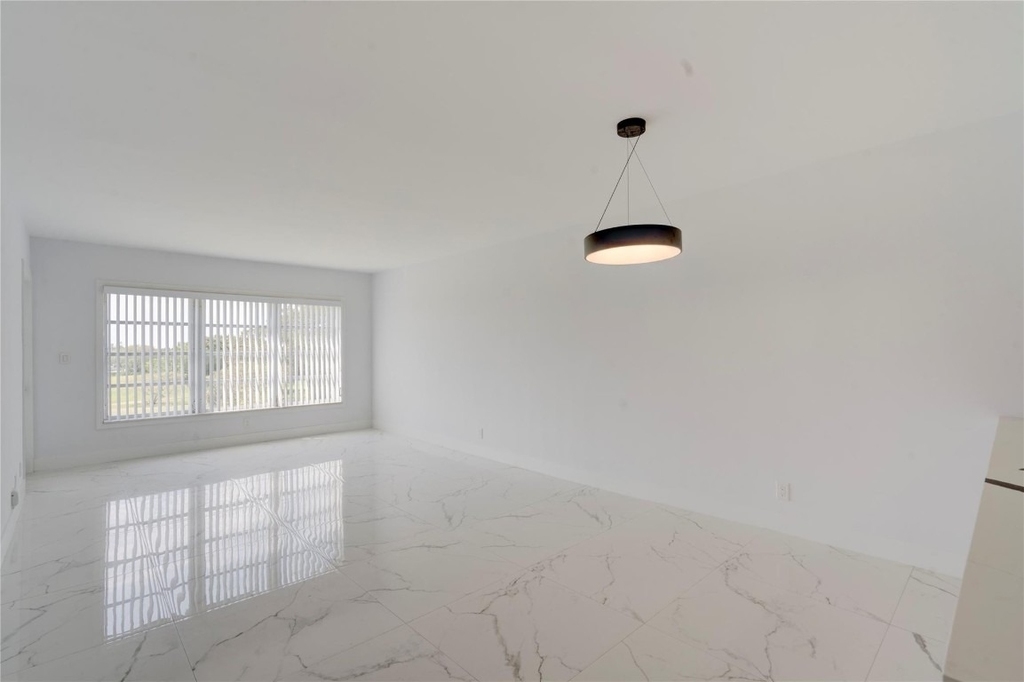 3050 N Palm Aire Drive - Photo 21