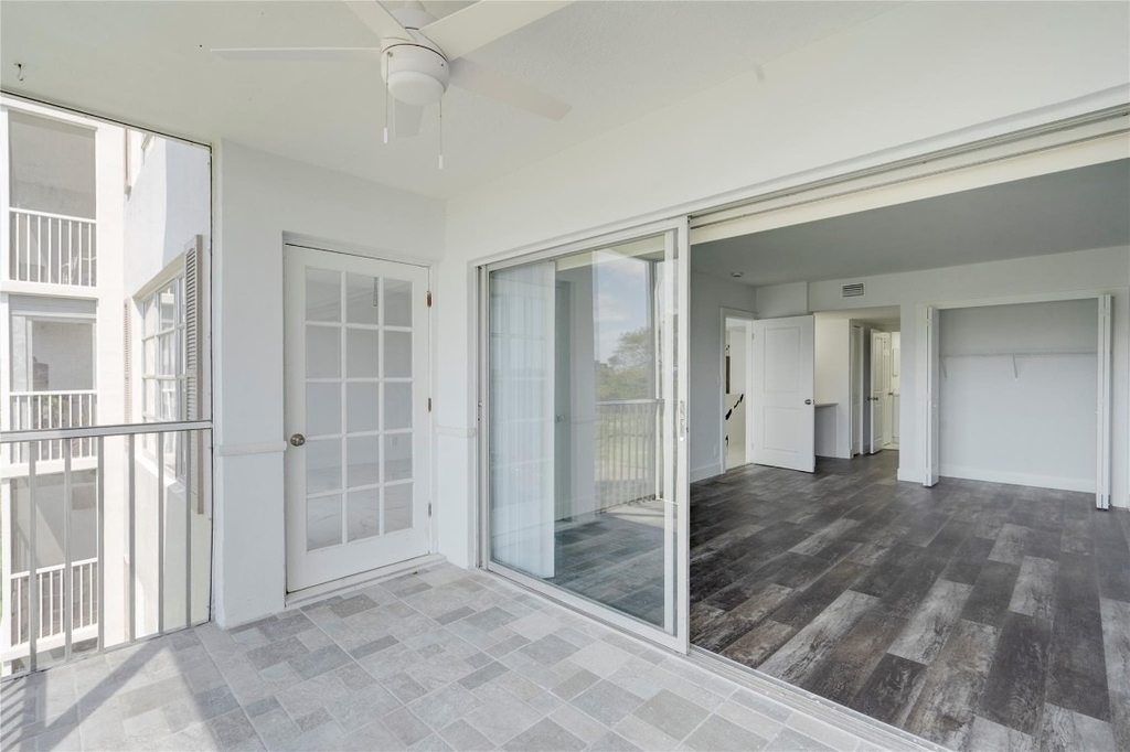 3050 N Palm Aire Drive - Photo 29