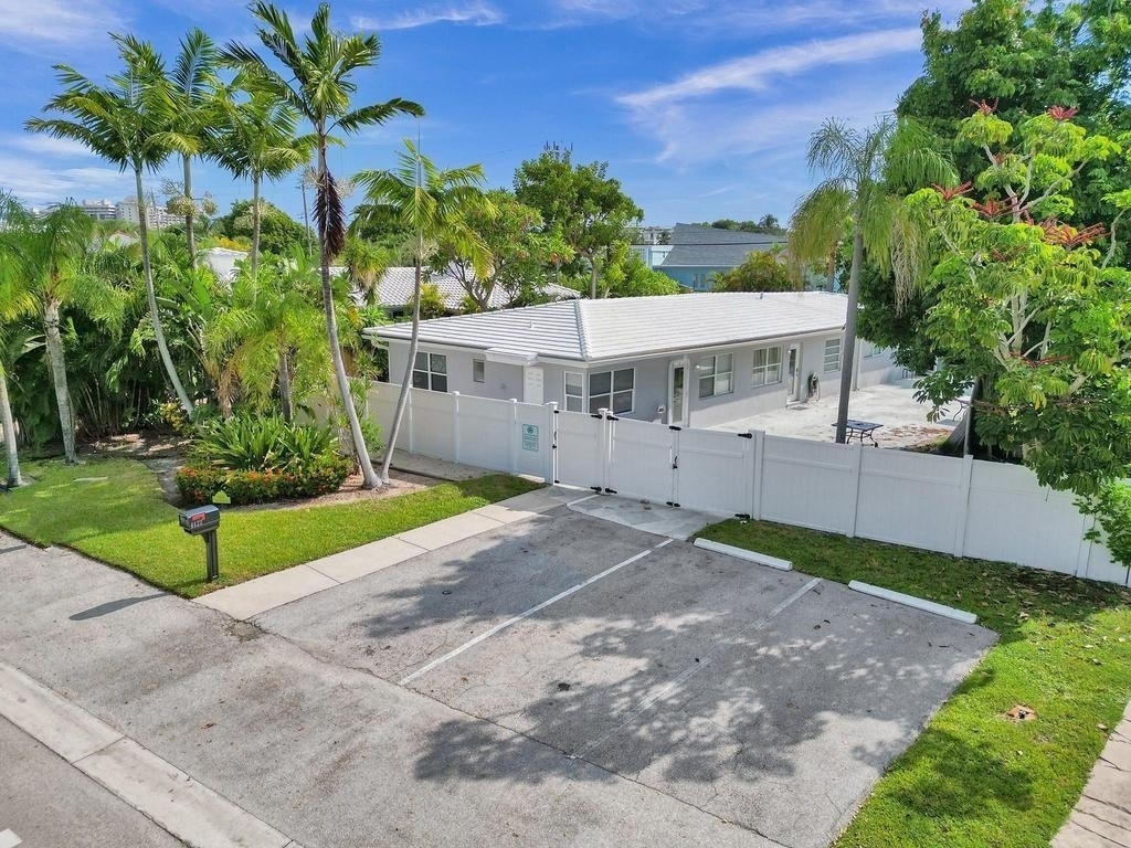4422 Seagrape Drive - Photo 0