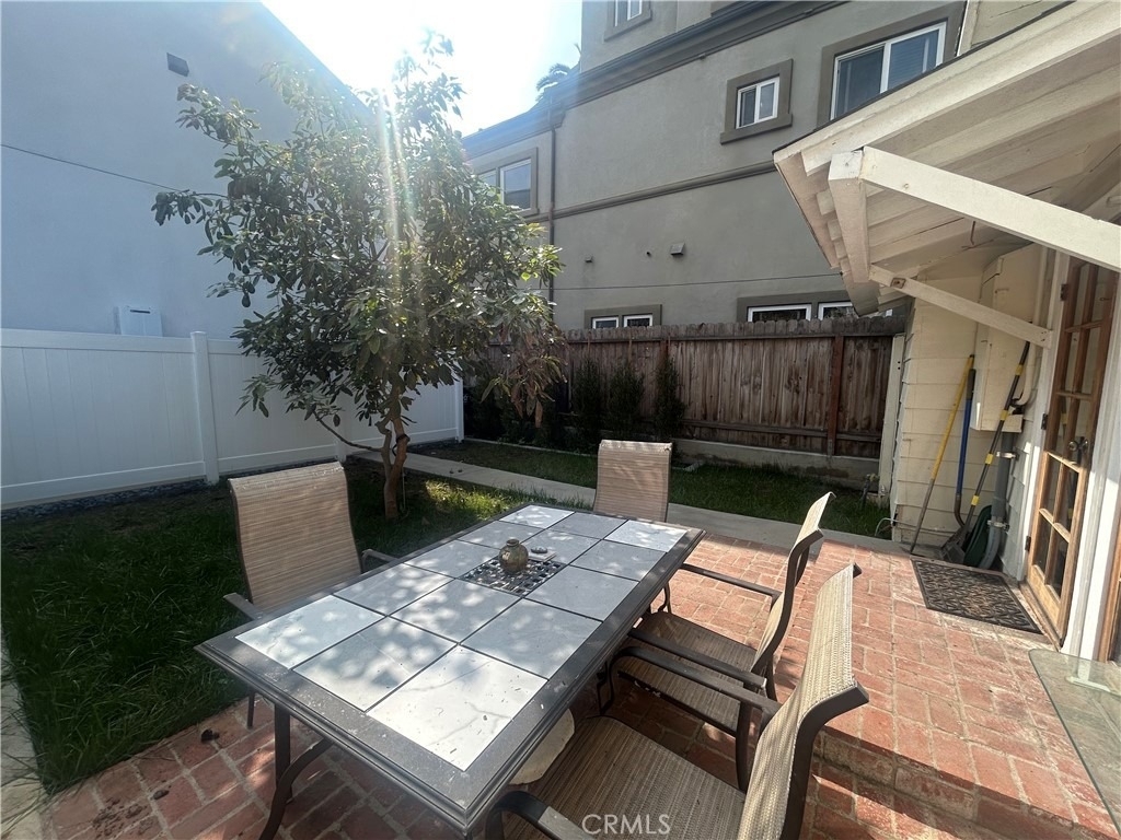 406 11th - Photo 3