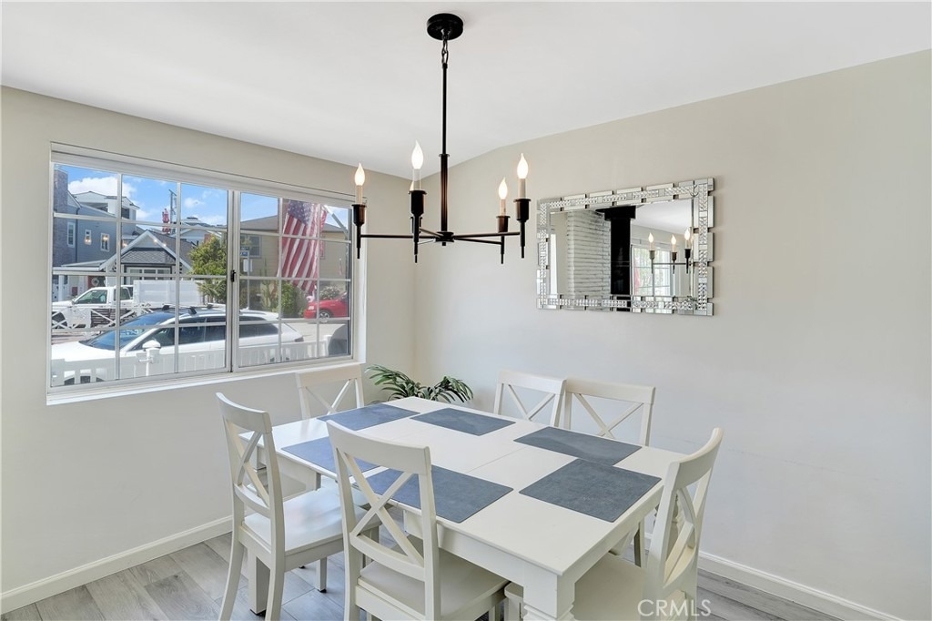 216 Collins - Photo 2