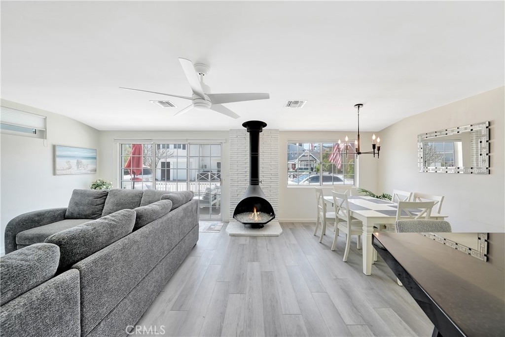 216 Collins - Photo 1