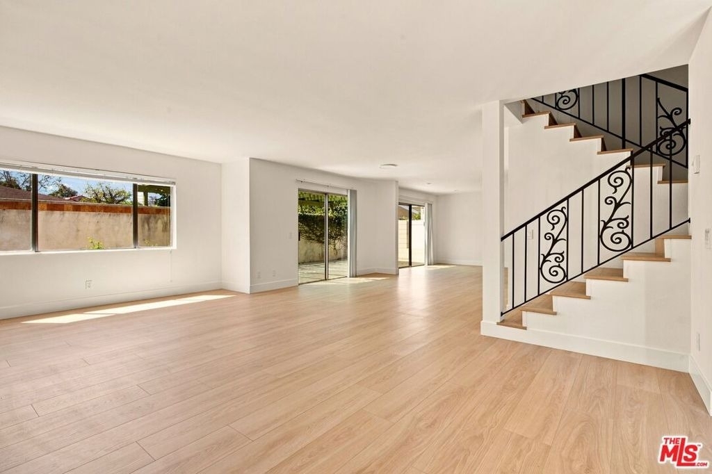 2214 Dufour Avenue - Photo 5