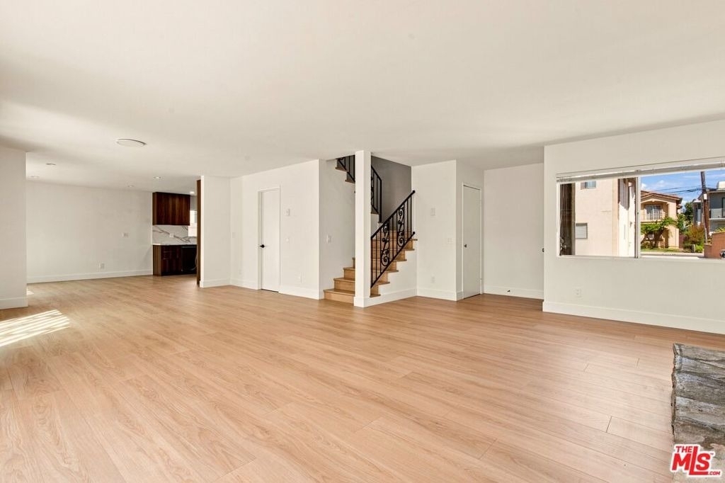 2214 Dufour Avenue - Photo 3