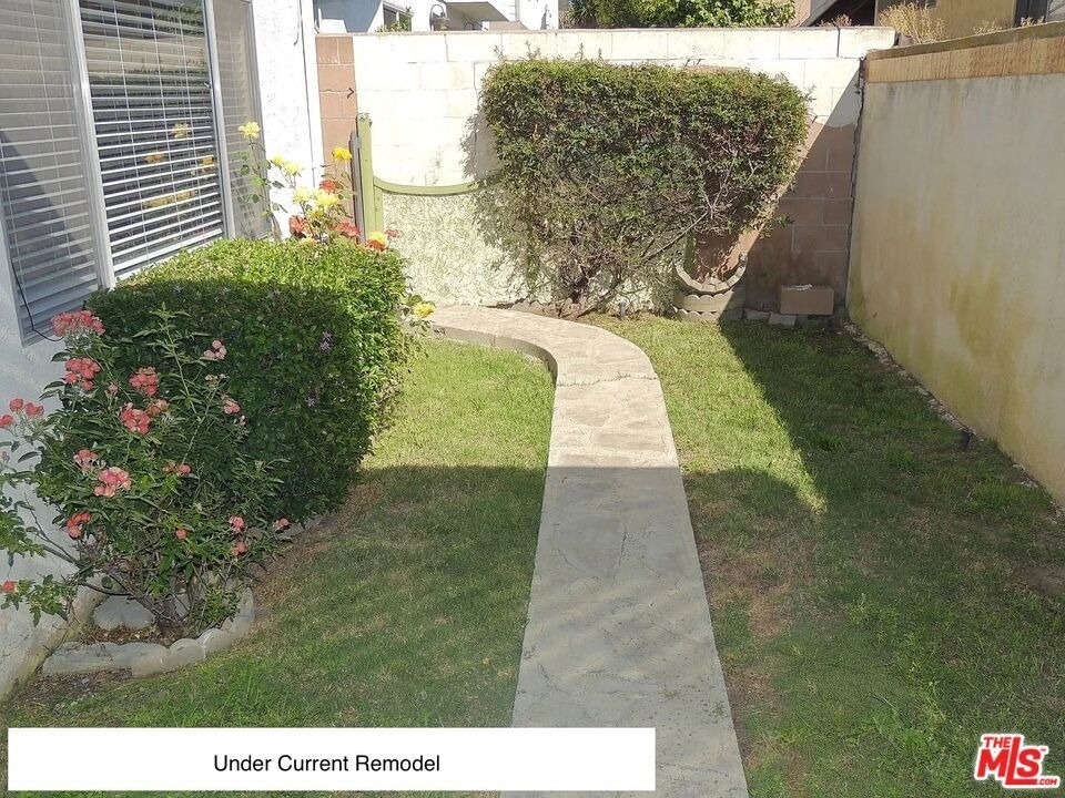 2214 Dufour Avenue - Photo 3