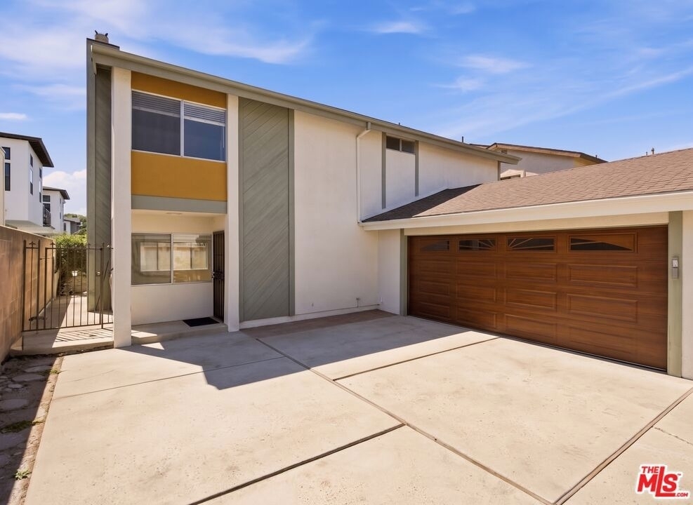 2214 Dufour Avenue - Photo 1