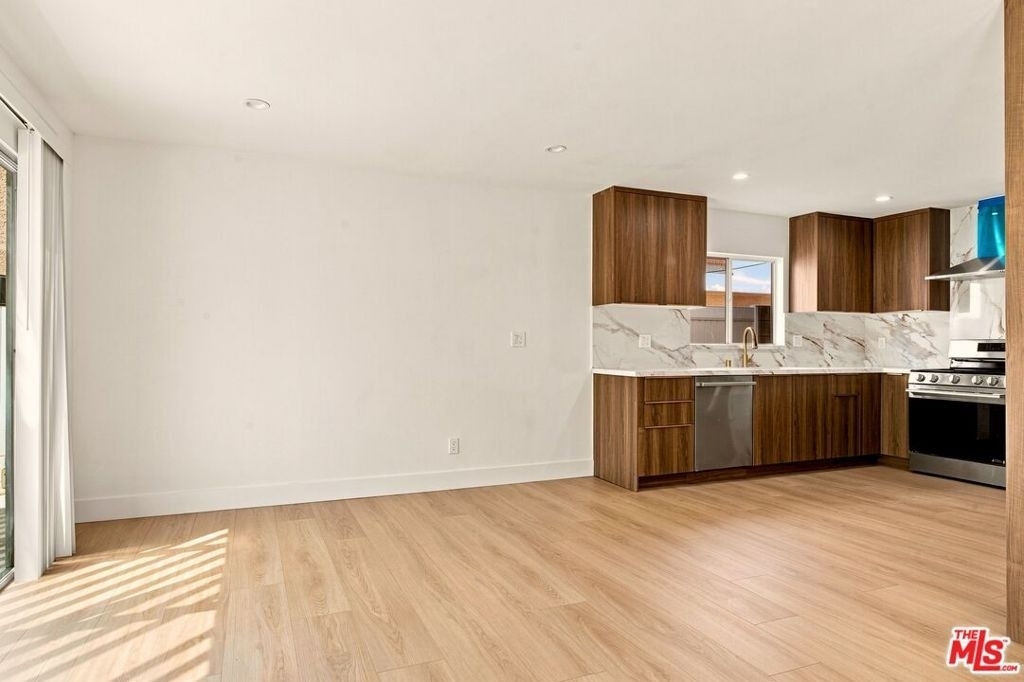 2214 Dufour Avenue - Photo 9