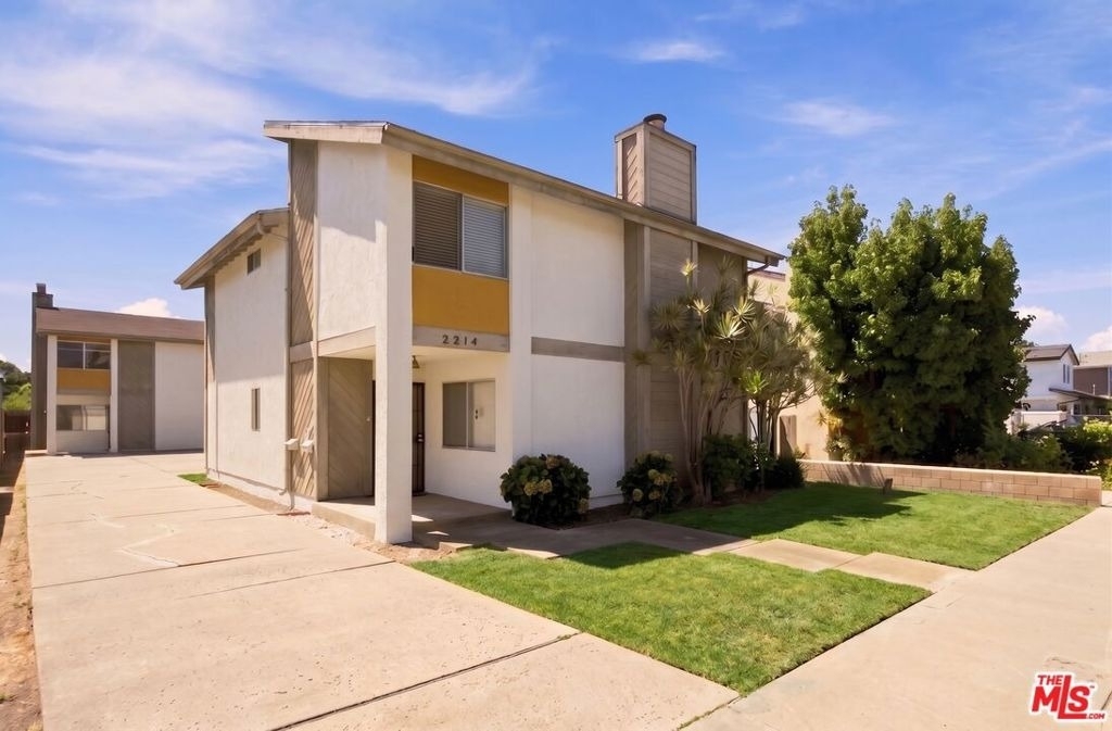 2214 Dufour Avenue - Photo 0