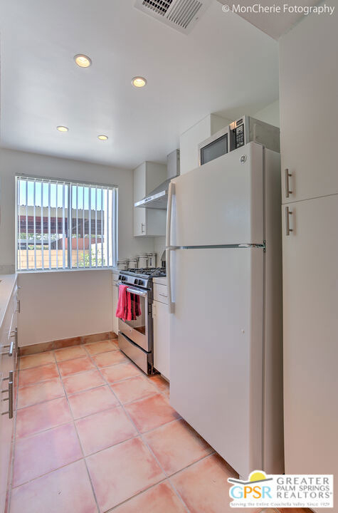 2166 N Indian Canyon Drive - Photo 14