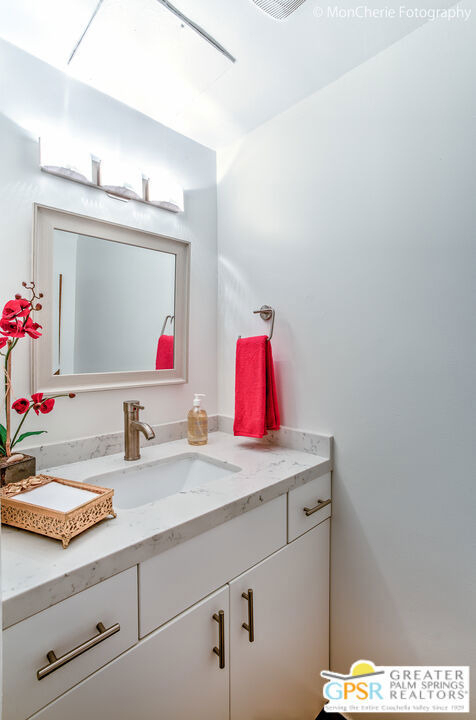2166 N Indian Canyon Drive - Photo 22
