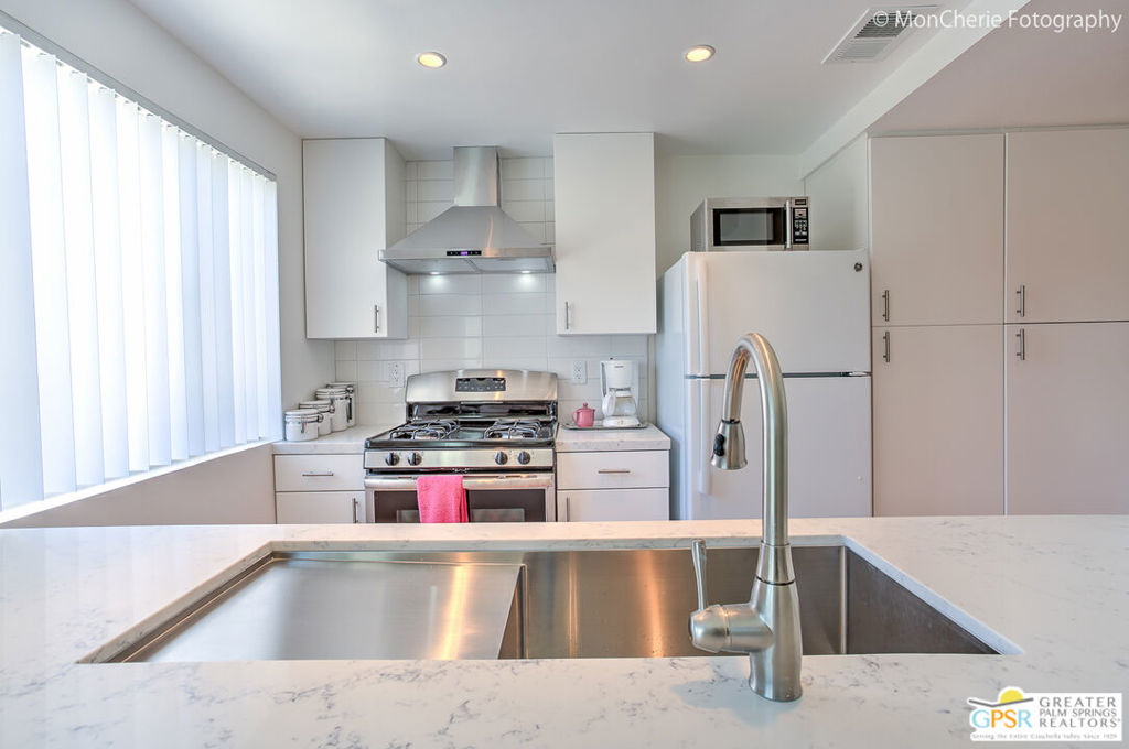 2166 N Indian Canyon Drive - Photo 4