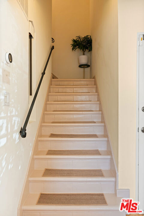 6065 Scenic Avenue - Photo 8