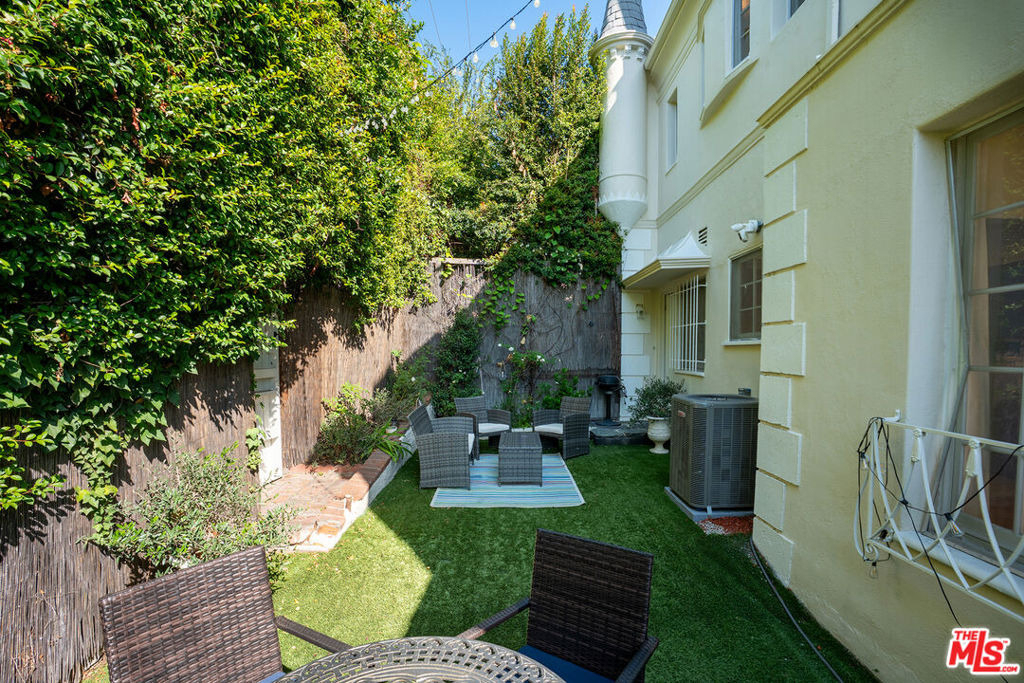 6065 Scenic Avenue - Photo 12