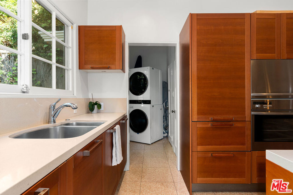 6065 Scenic Avenue - Photo 4
