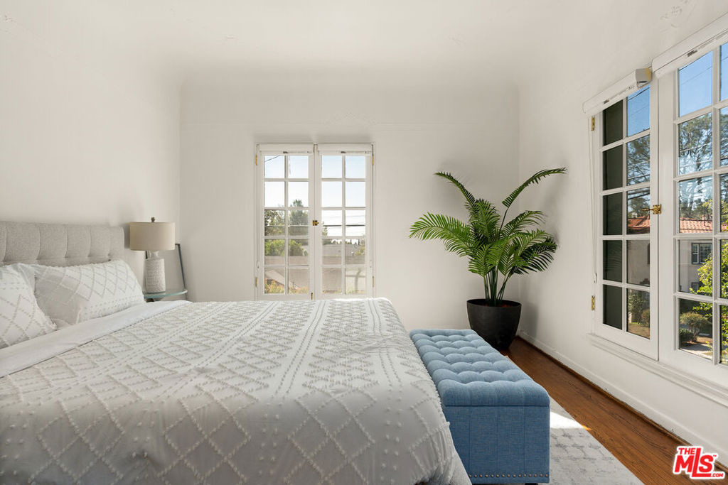 6065 Scenic Avenue - Photo 9