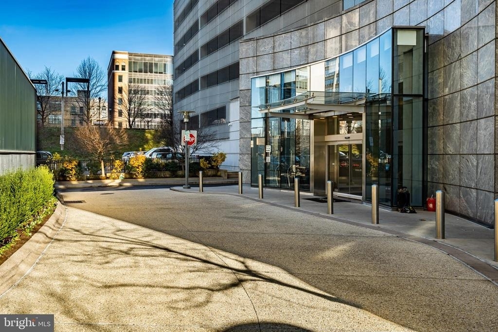 2101 Market Street - Photo 2