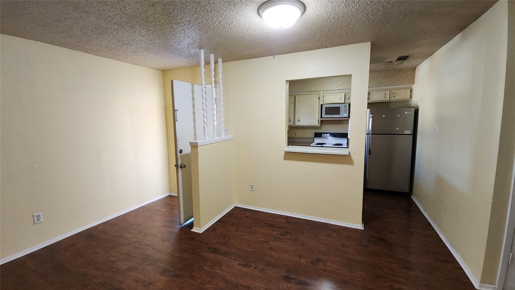208 N Vanderveer St - Photo 4