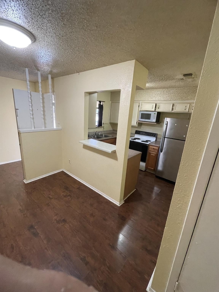 208 N Vanderveer St - Photo 6