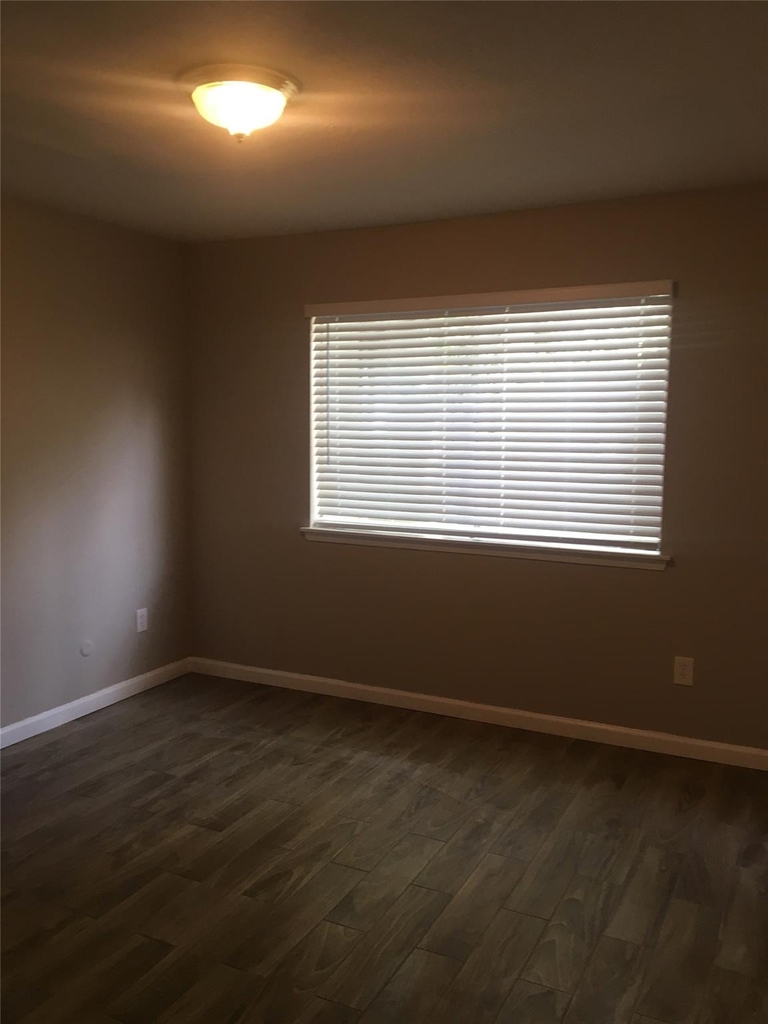 5625 Antoine Drive - Photo 1