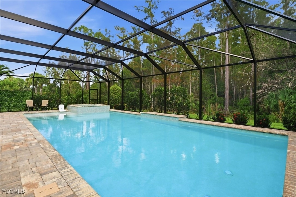 11012 Castlereagh Street - Photo 3
