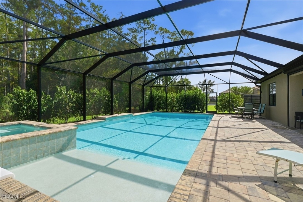 11012 Castlereagh Street - Photo 2