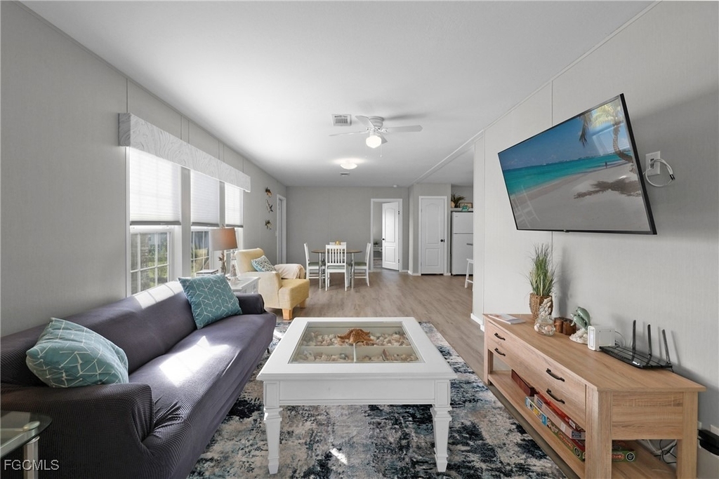 1747 Beverly Drive - Photo 11