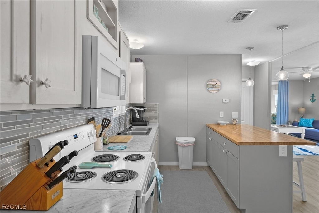1747 Beverly Drive - Photo 6