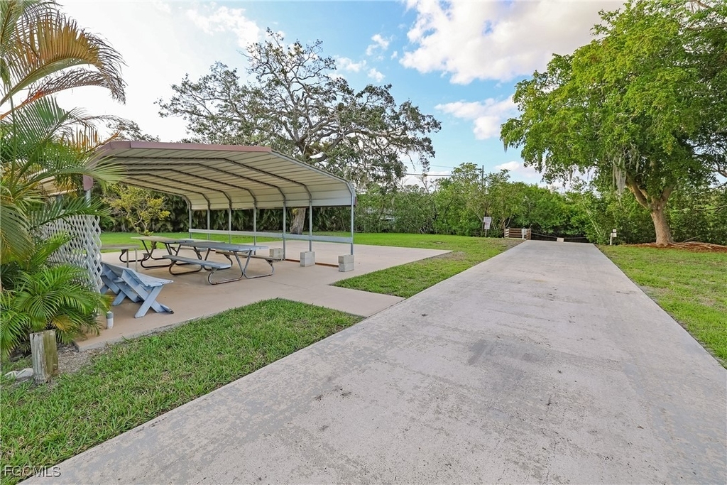 1747 Beverly Drive - Photo 25