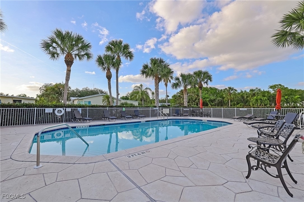 1747 Beverly Drive - Photo 24