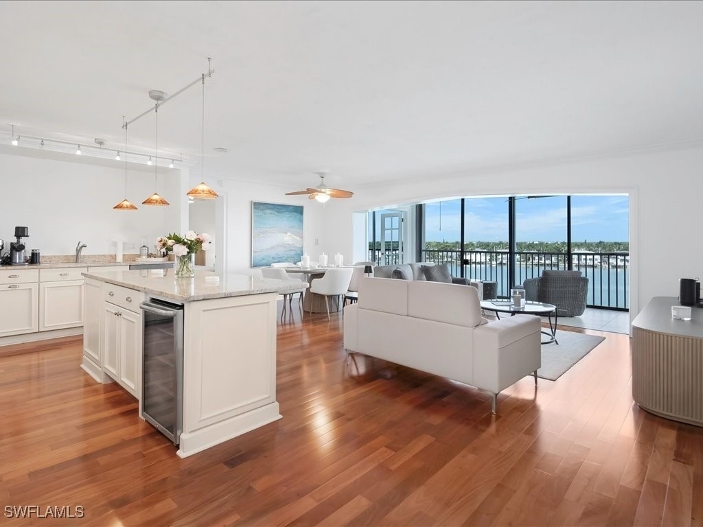 2750 Gulf Shore Boulevard N - Photo 4