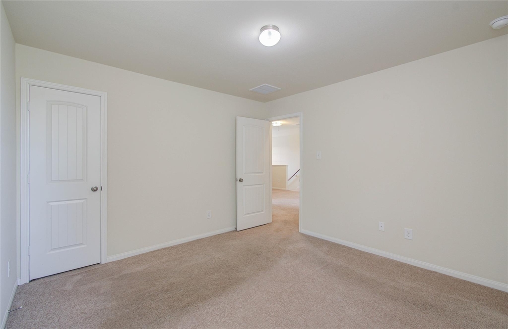 10410 Solitude Way - Photo 37