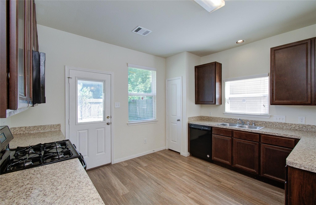 10410 Solitude Way - Photo 14