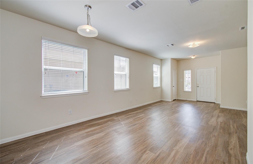 10410 Solitude Way - Photo 8