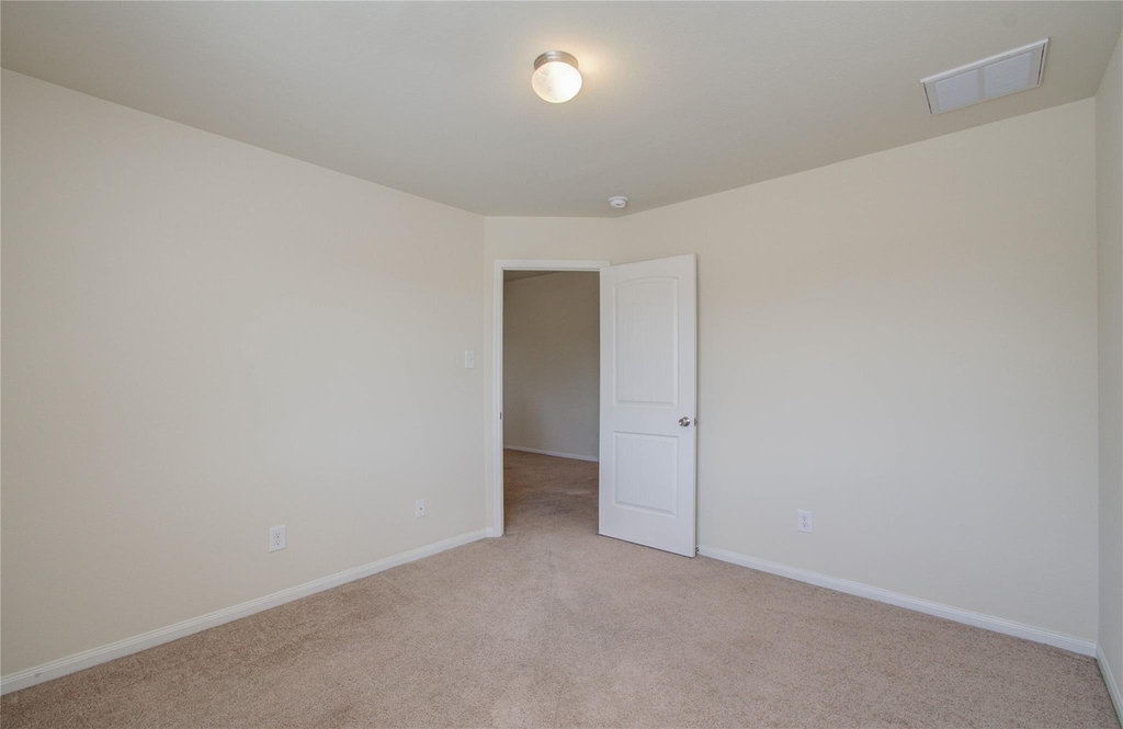 10410 Solitude Way - Photo 33