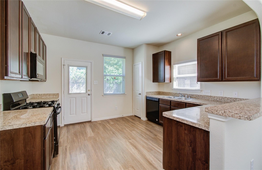 10410 Solitude Way - Photo 9