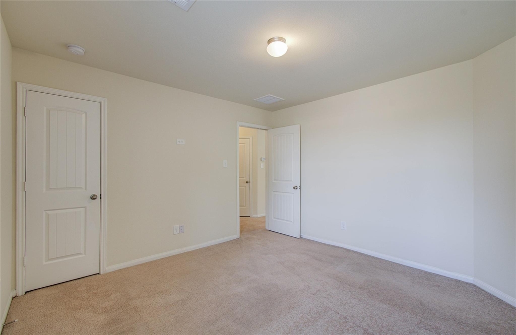 10410 Solitude Way - Photo 39