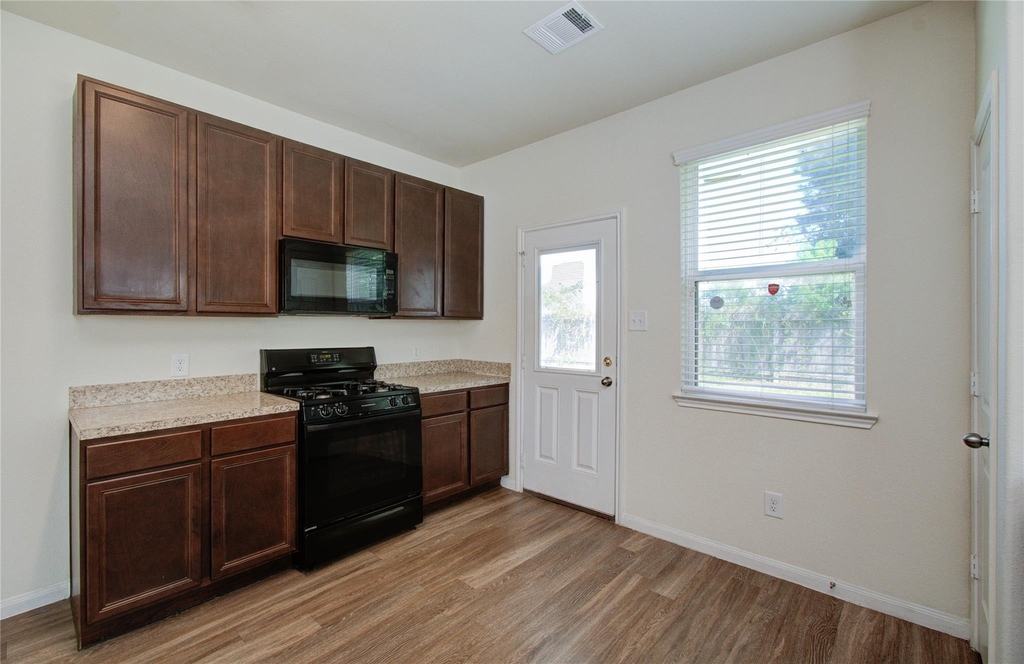 10410 Solitude Way - Photo 13