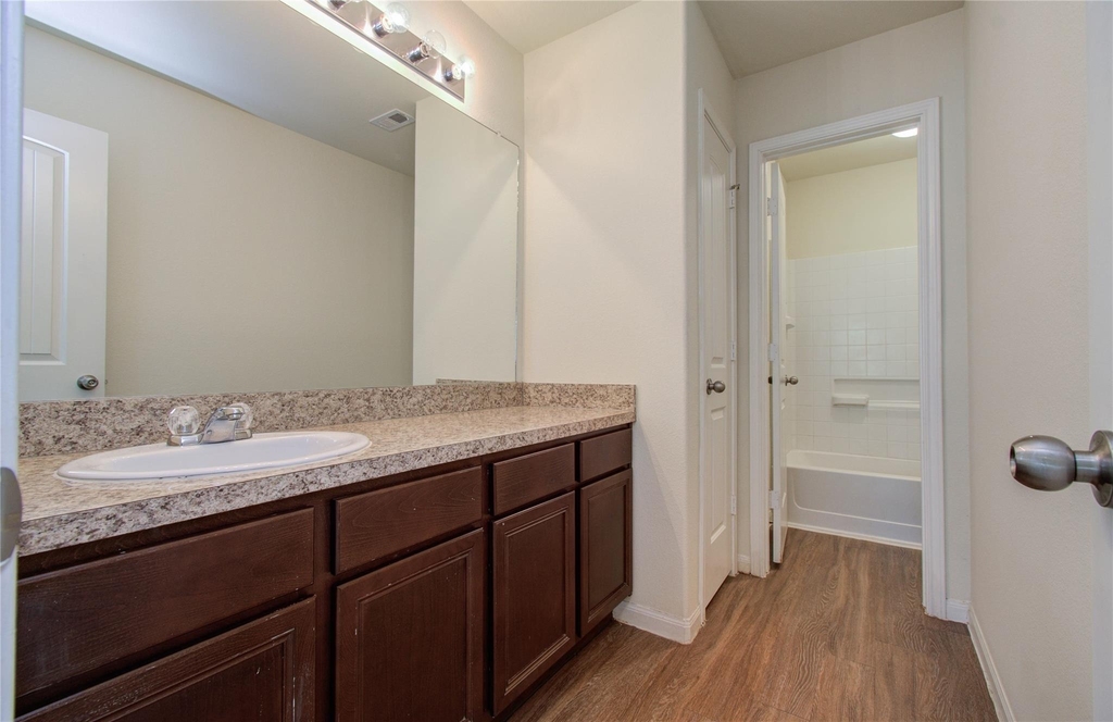 10410 Solitude Way - Photo 34