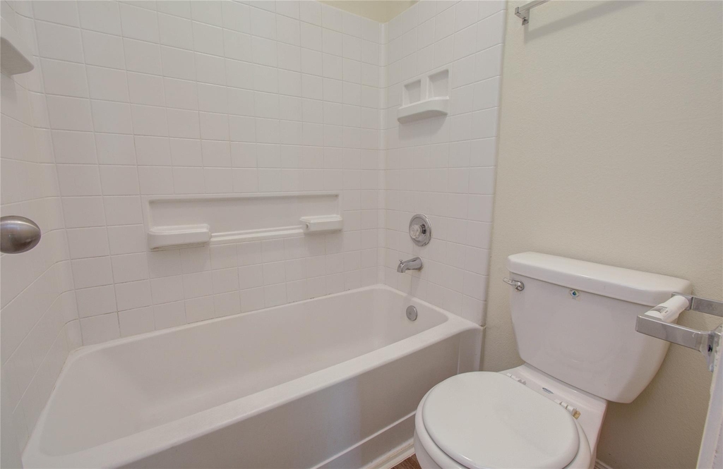 10410 Solitude Way - Photo 35