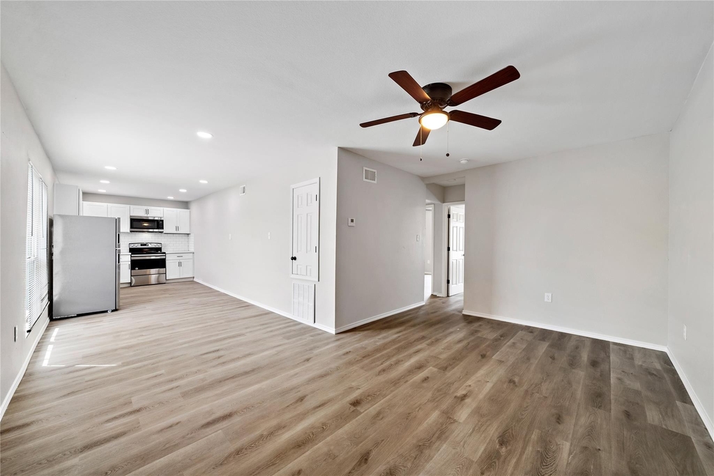 9711 Linkmeadow Lane - Photo 4