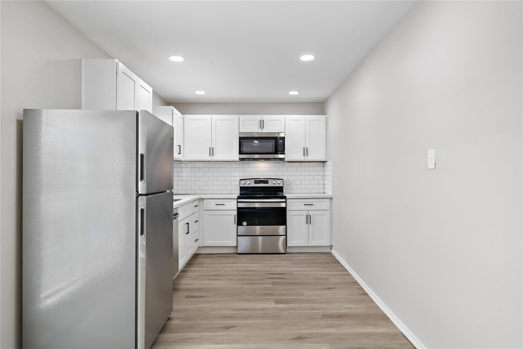 9711 Linkmeadow Lane - Photo 7