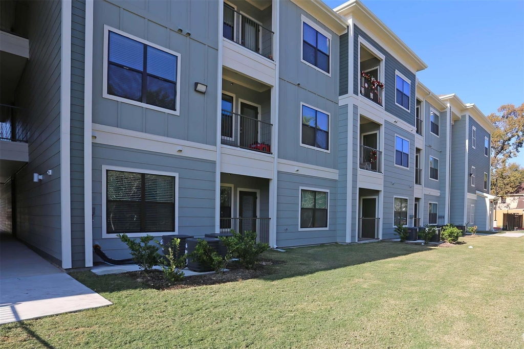 4604 Cypresswood Drive - Photo 22