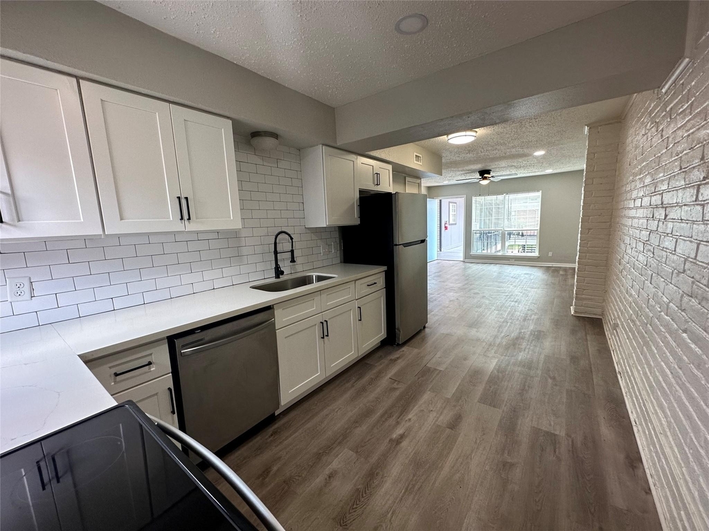 9711 Linkmeadow Lane - Photo 10