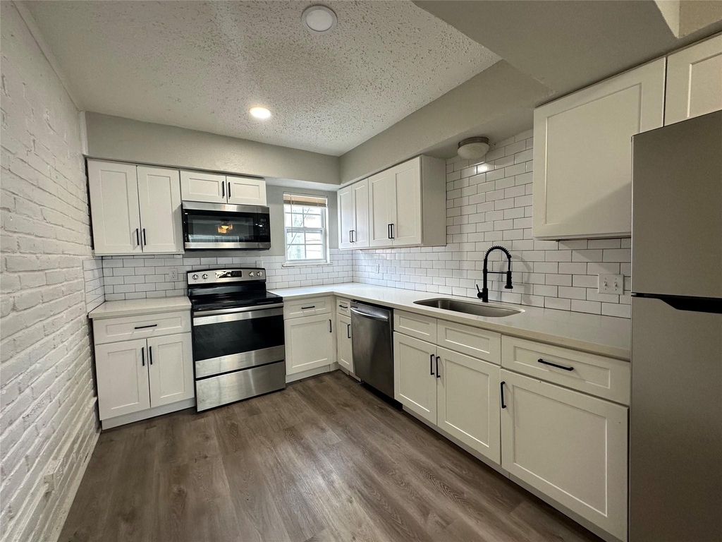 9711 Linkmeadow Lane - Photo 6