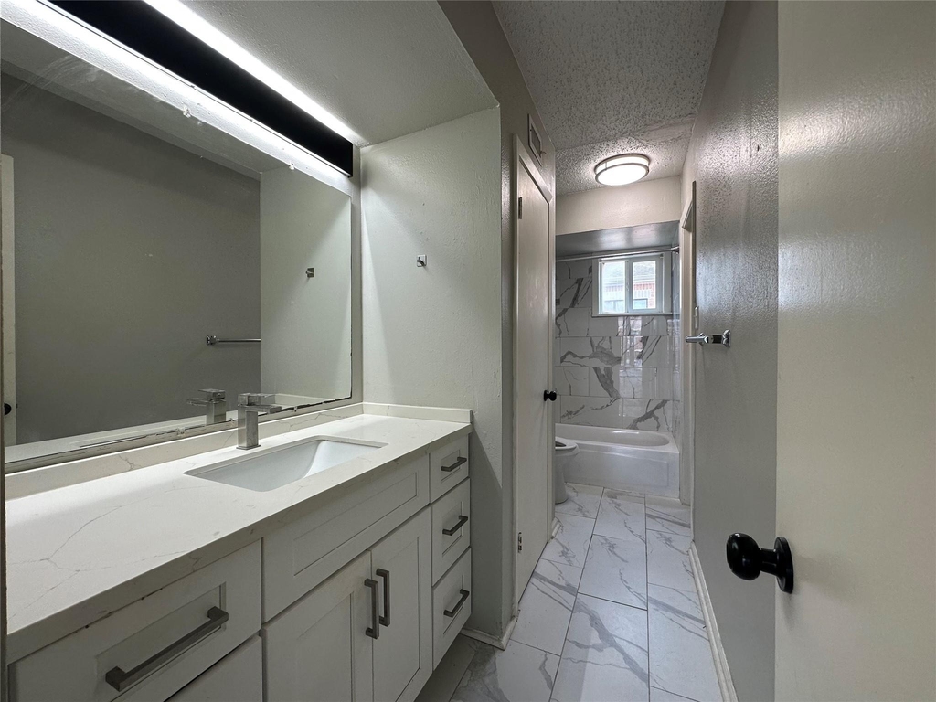 9711 Linkmeadow Lane - Photo 2