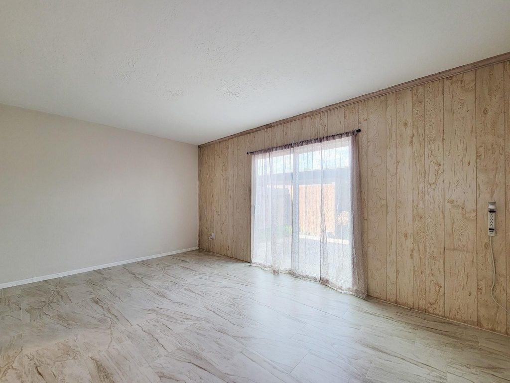 1815 Country Village Boulevard - Photo 17