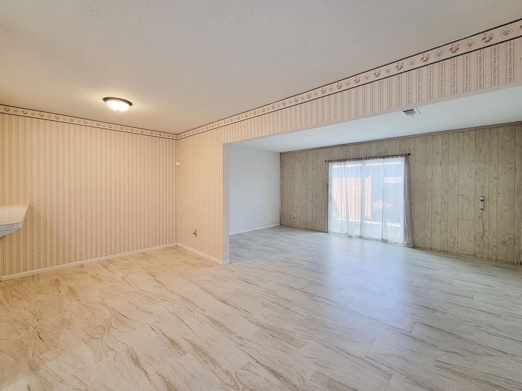 1815 Country Village Boulevard - Photo 25