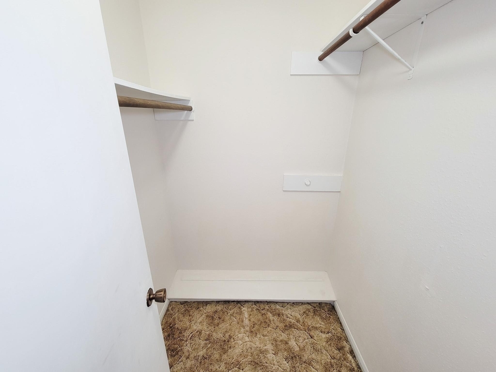 1815 Country Village Boulevard - Photo 6