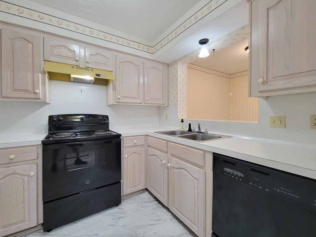 1815 Country Village Boulevard - Photo 31