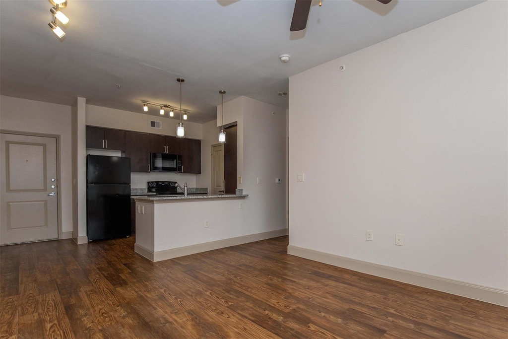 2930 Plum Creek Lane - Photo 3